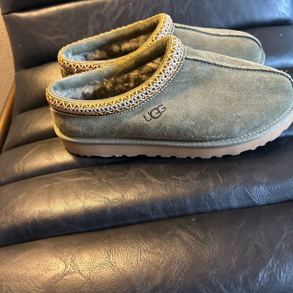 🖤🔥🖤 UGG TAZMAN Olive 🫒 green color size 10